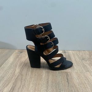 Brand new Qupid strappy sandals // size 7.5
